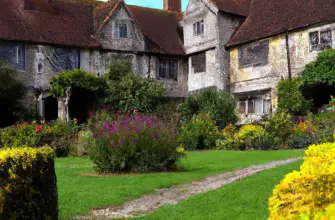 Tudor House and Garden, Southampton, England